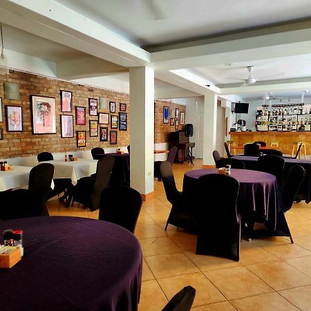 Altamont West Hotel Монтего-Бей Екстер'єр фото